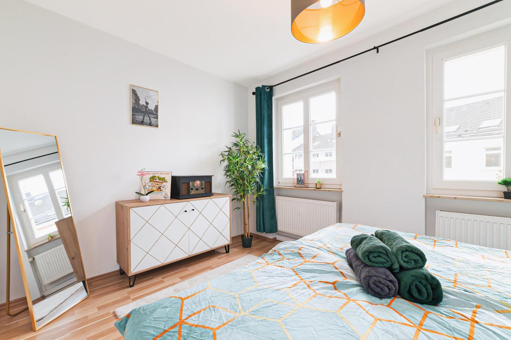 Smart Home - Wuppertal - Perfect For 6 Guests - Central - Netflix - Schwebebahn - Free Parking Zone Exterior foto